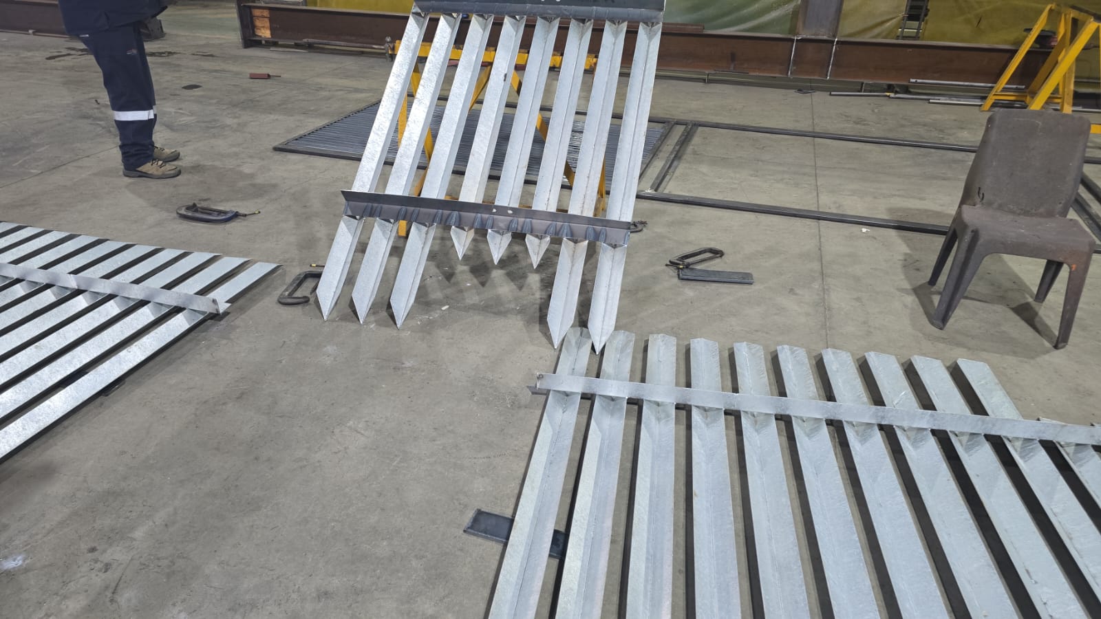 Palisade fencing components